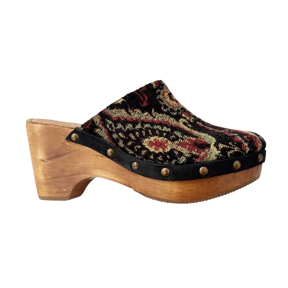 NWT Five Worlds Tapestry Clog by Cordova Black Size 8 - Picture 1 of 12
